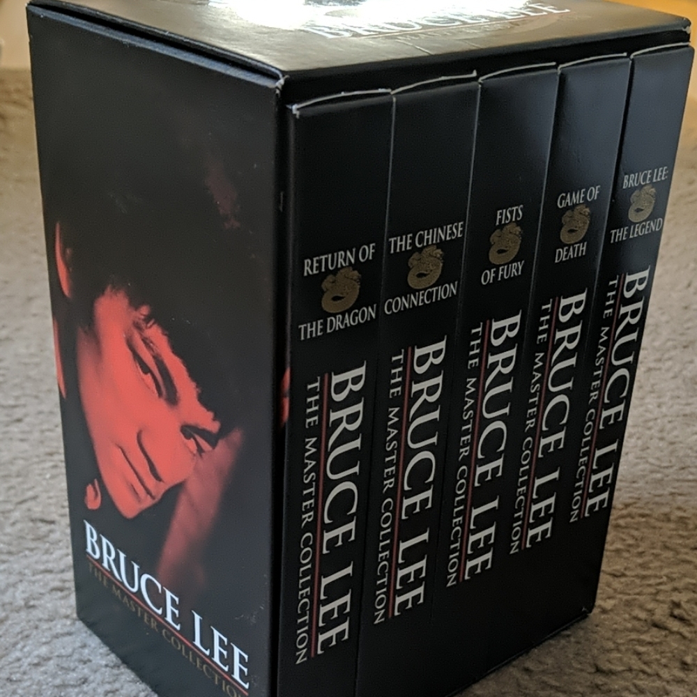 VINTAGE COLLECTIBLE BRUCE LEE MASTER COLLECTION